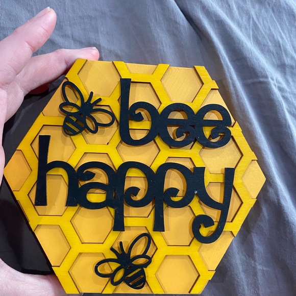 Custom Bee 4 piece set. Never used - Picture 3 of 5